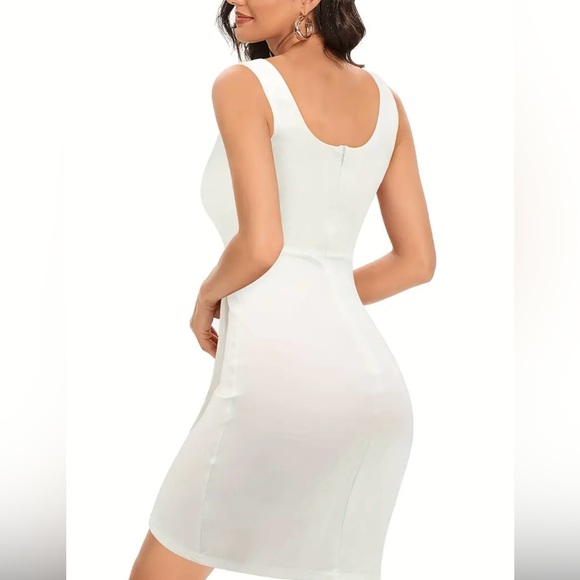 White sleeveless dress - Picture 5 of 11